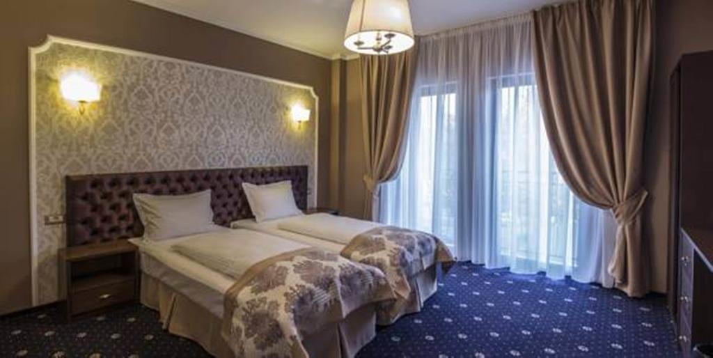 Hotel Bulevard Hunedoara Exterior photo